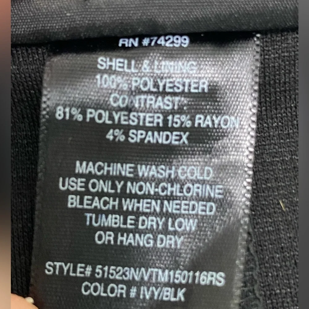 En Focus Studio Black and White Sleeveless dress with
Open Back size 6P - Picture 6 of 9